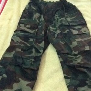 Army fatigue cargos